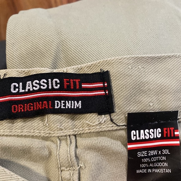 Classic Fit Original Denim jeans, size 28Wx30L, NWT. - Picture 10 of 12